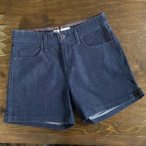 Levi’s Dark Denim Mid Rise Shorts sz 4 - Picture 1 of 6